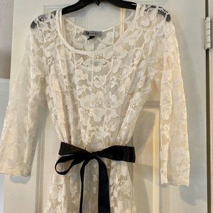 Ladies Leslie Faye lace blouse size 8